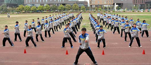  中学部举办“多彩青春”大课间操比赛 