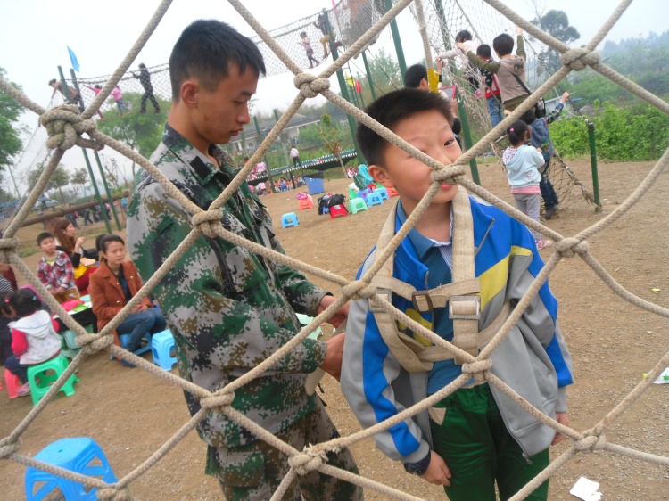 小学部龙腾基地拓展训练_成都美视国际学校官网--同时具备ib三大项目