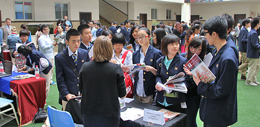  19所海外大学招生咨询会在我校国际项目部举行 