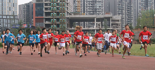 2013-2014学年成都国际学校联盟越野长跑赛在我校隆重举行