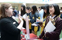  围观|和27所海外大学招生官面对面 