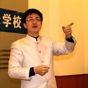  家校共筑和谐教育——陈岳叔叔为我校学生家长举办专题讲座 