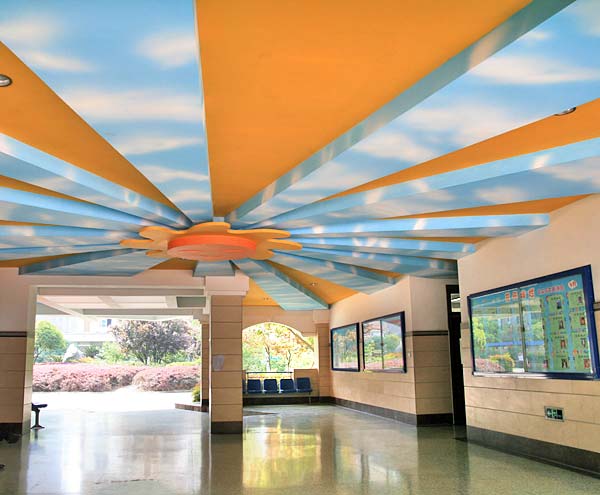 中国部61小学教学楼大厅